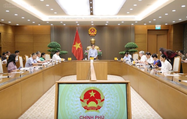 Phó Thủ tướng thống nhất thực hiện trình tự, thủ tục rút gọn để sửa đổi Nghị định số 38/2026/NĐ-CP, phấn đấu hoàn thành việc sửa đổi toàn diện trong tháng 9/2026 - Ảnh: VGP.
