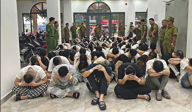 Một ổ nhóm lừa đảo người nước ngoài bị Công an TP.HCM phát hiện (Ảnh: Công an TP.HCM) Một ổ nhóm lừa đảo người nước ngoài bị Công an TP.HCM phát hiện (Ảnh: Công an TP.HCM)