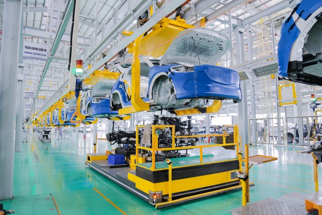 Dây chuyền lắp ráp ô tô tại THACO Auto. Ảnh: ĐVCC. Dây chuyền lắp ráp ô tô tại THACO Auto. Ảnh: ĐVCC.