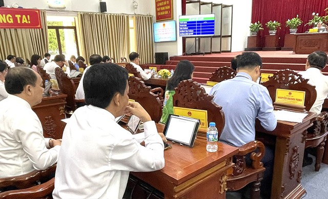 Đại biểu HĐND TP. Cần Thơ thông qua Nghị quyết dự kiến kế hoạch đầu tư công TP. Cần Thơ năm 2027. Đại biểu HĐND TP. Cần Thơ thông qua Nghị quyết dự kiến kế hoạch đầu tư công TP. Cần Thơ năm 2027.
