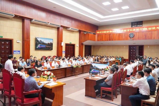 Hội thảo có nhiều đại biểu và các doanh nghiệp du lịch lữ hành tham dự Hội thảo có nhiều đại biểu và các doanh nghiệp du lịch lữ hành tham dự