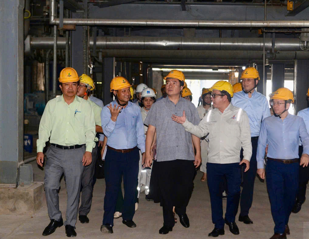 Đoàn công tác Bộ Công thương tại Nhà máy Nhiên liệu sinh học Dung Quất. Ảnh: MOIT. Đoàn công tác Bộ Công thương tại Nhà máy Nhiên liệu sinh học Dung Quất. Ảnh: MOIT.
