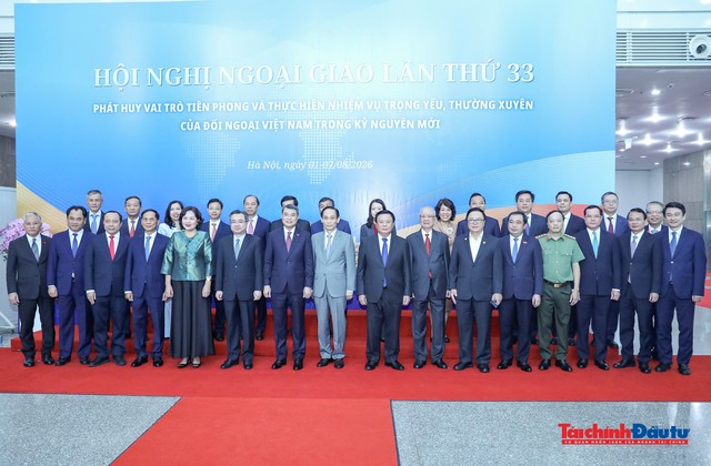Các đại biểu tham dự phiên toàn thể chụp ảnh lưu niệm. Các đại biểu tham dự phiên toàn thể chụp ảnh lưu niệm.
