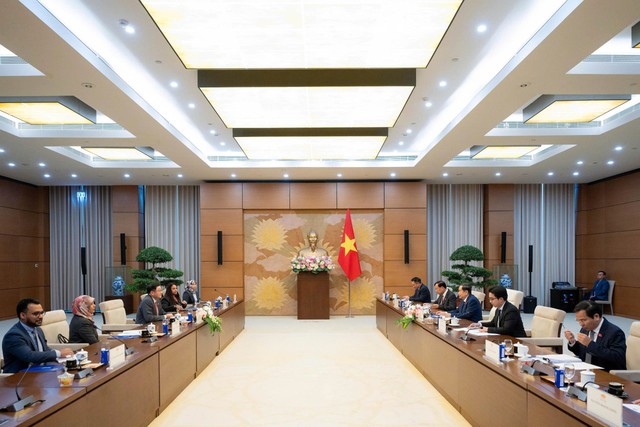 Quang cảnh buổi tiếp. Quang cảnh buổi tiếp.