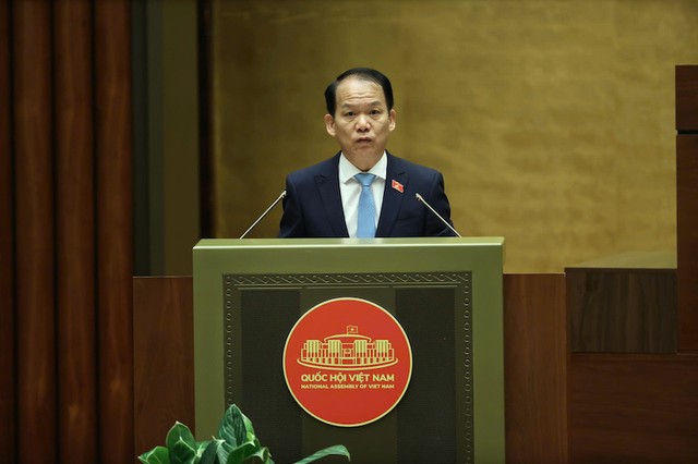 Bộ trưởng Bộ Tư pháp Hoàng Thanh Tùng trình bày tờ trình - Ảnh Đức Thanh. Bộ trưởng Bộ Tư pháp Hoàng Thanh Tùng trình bày tờ trình - Ảnh Đức Thanh.