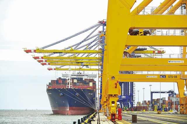 Hoạt động xuất nhập khẩu trong 7 tháng đầu năm 2026 tiếp tục tăng trưởng cao. Ảnh: Đức Thanh Hoạt động xuất nhập khẩu trong 7 tháng đầu năm 2026 tiếp tục tăng trưởng cao. Ảnh: Đức Thanh