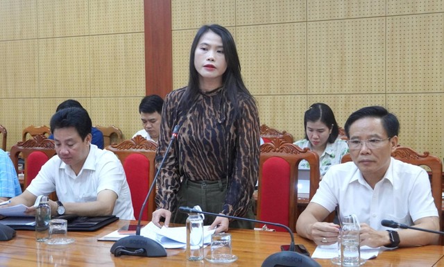 Bà Bùi Thị Thanh Thuý, Phó giám đốc Trung tâm Xúc tiến đầu tư, thương mại và du lịch tỉnh Quảng Trị phát biểu tại cuộc họp. Ảnh: Tiến Nhất Bà Bùi Thị Thanh Thuý, Phó giám đốc Trung tâm Xúc tiến đầu tư, thương mại và du lịch tỉnh Quảng Trị phát biểu tại cuộc họp. Ảnh: Tiến Nhất