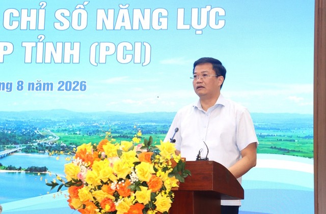 Chủ tịch UBND tỉnh Quảng Ngãi Nguyễn Đức Tâm phát biểu tại hội nghị. Chủ tịch UBND tỉnh Quảng Ngãi Nguyễn Đức Tâm phát biểu tại hội nghị.