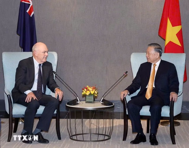 Tổng Bí thư, Chủ tịch nước Tô Lâm và ông Steven Joyce, Quyền Chủ tịch Hội Hữu nghị New Zealand-Việt Nam. (Ảnh: Thống Nhất/TTXVN) Tổng Bí thư, Chủ tịch nước Tô Lâm và ông Steven Joyce, Quyền Chủ tịch Hội Hữu nghị New Zealand-Việt Nam. (Ảnh: Thống Nhất/TTXVN)