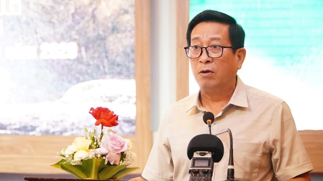 Ông Phạm Hồng Thái, Giám đốc Ban Quản lý Vườn Quốc gia Phong Nha - Kẻ Bàng thông tin về việc công bố Khu du lịch cấp tỉnh Phong Nha - Kẻ Bàng. Ảnh: Hồng Mến