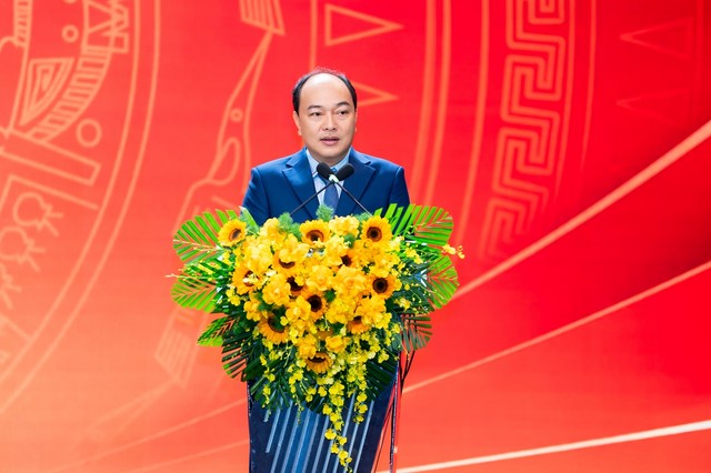 Ông Lê Minh Triết - Giám đốc Công ty TNHH MTV Đường sắt Đô thị số 1 TP.HCM phát biểu tại buổi lễ Ông Lê Minh Triết - Giám đốc Công ty TNHH MTV Đường sắt Đô thị số 1 TP.HCM phát biểu tại buổi lễ