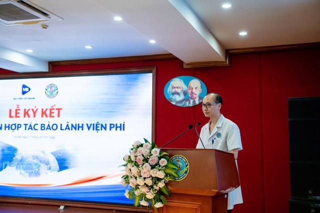 ThS. Đỗ Việt Thắng – Phó Bí thư Đảng ủy, Phó giám đốc Bệnh viện Tai Mũi Họng Trung ương phát biểu tại buổi lễ