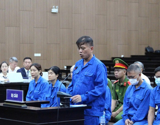 Cựu Thứ trưởng Bộ LĐ-TB&XH Nguyễn Bá Hoan bị đề nghị phạt từ 13-14 năm tù. Cựu Thứ trưởng Bộ LĐ-TB&XH Nguyễn Bá Hoan bị đề nghị phạt từ 13-14 năm tù.