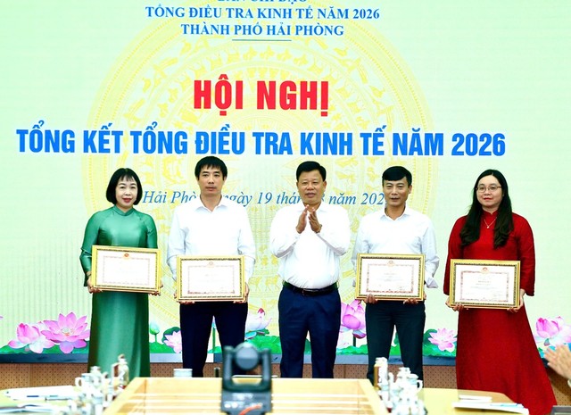 Các tập thể, cá nhân có thành tích xuất sắc trong thực hiện Tổng điều tra kinh tế năm 2026 nhận Bằng khen Các tập thể, cá nhân có thành tích xuất sắc trong thực hiện Tổng điều tra kinh tế năm 2026 nhận Bằng khen