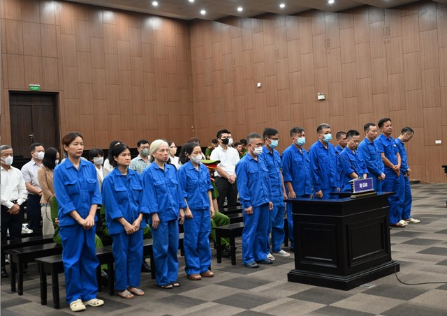Các bị cáo khác bị đề nghị phạt thấp nhất từ 15-18 tháng tù nhưng cho hưởng án treo; cao nhất từ 7-8 năm tù. Các bị cáo khác bị đề nghị phạt thấp nhất từ 15-18 tháng tù nhưng cho hưởng án treo; cao nhất từ 7-8 năm tù.