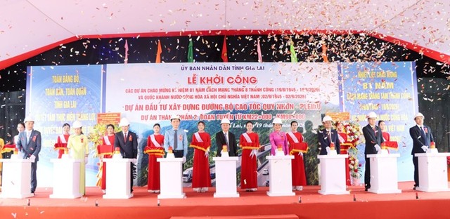 Nguồn vốn đầu tư công được tỉnh Gia Lai ưu tiên đầu tư các dự án hạ tầng giao thông chiến lược. Nguồn vốn đầu tư công được tỉnh Gia Lai ưu tiên đầu tư các dự án hạ tầng giao thông chiến lược.