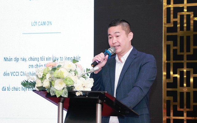 Ông Leaw Wee Ming, Tổng giám đốc Công ty cổ phần VSIP Cần Thơ,chia sẻ những thay đổi về chính sách thuế đang đặt ra nhiều vấn đề mà cộng đồng doanh nghiệp cần quan tâm trong quá trình đầu tư và hoạt động tại Việt Nam. Ảnh: TT. Ông Leaw Wee Ming, Tổng giám đốc Công ty cổ phần VSIP Cần Thơ,chia sẻ những thay đổi về chính sách thuế đang đặt ra nhiều vấn đề mà cộng đồng doanh nghiệp cần quan tâm trong quá trình đầu tư và hoạt động tại Việt Nam. Ảnh: TT.