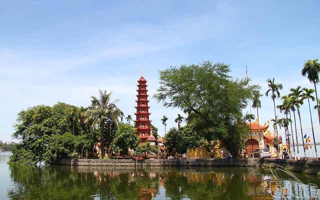 Hồ Tây là chốn nương tựa tinh thần, miền ký ức chứa đựng hệ thống di sản vật thể đồ sộ. Nguồn: Cục du lịch quốc gia Việt Nam Hồ Tây là chốn nương tựa tinh thần, miền ký ức chứa đựng hệ thống di sản vật thể đồ sộ. Nguồn: Cục du lịch quốc gia Việt Nam