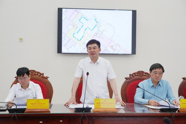 Đại diện lãnh đạo Tập đoàn Công nghiệp Than - Khoáng sản Việt Nam phát biểu ý kiến tại buổi làm việc. Ảnh: Hồng Lựu Đại diện lãnh đạo Tập đoàn Công nghiệp Than - Khoáng sản Việt Nam phát biểu ý kiến tại buổi làm việc. Ảnh: Hồng Lựu