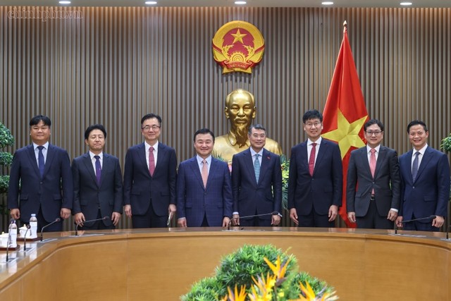Thủ tướng Lê Minh Hưng chụp ảnh lưu niệm tại buổi tiếp - Ảnh: chinhphu.vn Thủ tướng Lê Minh Hưng chụp ảnh lưu niệm tại buổi tiếp - Ảnh: chinhphu.vn