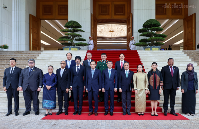 Thủ tướng và Đại sứ, Đại biện các nước ASEAN - Ảnh: chinhphu.vn/Nhật Bắc Thủ tướng và Đại sứ, Đại biện các nước ASEAN - Ảnh: chinhphu.vn/Nhật Bắc