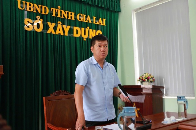 Giám đốc Sở Xây dựng tỉnh Gia Lai yêu cầu chung tay xây dựng văn hóa giao thông, tạo môi trường vận tải chuyên nghiệp, cạnh tranh lành mạnh, để mỗi tài xế khi phục vụ du khách đều góp phần giữ gìn hình ảnh du lịch Gia Lai. Giám đốc Sở Xây dựng tỉnh Gia Lai yêu cầu chung tay xây dựng văn hóa giao thông, tạo môi trường vận tải chuyên nghiệp, cạnh tranh lành mạnh, để mỗi tài xế khi phục vụ du khách đều góp phần giữ gìn hình ảnh du lịch Gia Lai.