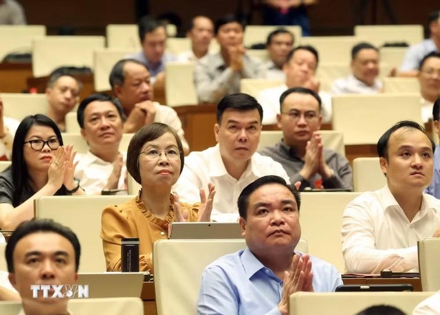 Đại biểu tham dự hội nghị tại phòng họp Diên Hồng, Nhà Quốc hội, Hà Nội. (Ảnh: Phương Hoa/TTXVN) Đại biểu tham dự hội nghị tại phòng họp Diên Hồng, Nhà Quốc hội, Hà Nội. (Ảnh: Phương Hoa/TTXVN)