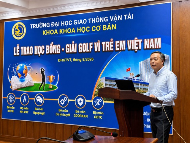 Ông Lê Trọng Minh, Phó Tổng biên tập Báo Tài chính - Đầu tư chia sẻ tại buổi lễ. Ông Lê Trọng Minh, Phó Tổng biên tập Báo Tài chính - Đầu tư chia sẻ tại buổi lễ.