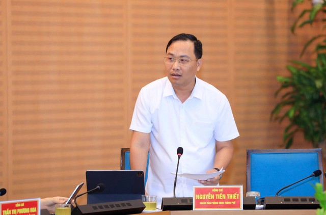 Chánh Văn phòng UBND TP. Hà Nội Nguyễn Tiến Thiết phát biểu tại phiên họp. Chánh Văn phòng UBND TP. Hà Nội Nguyễn Tiến Thiết phát biểu tại phiên họp.