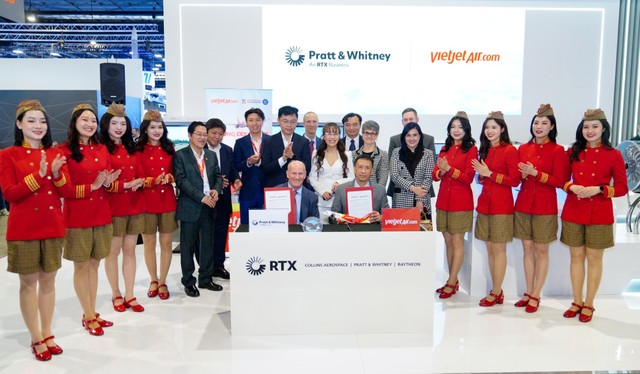 Vietjet và Pratt & Whitney ký thỏa thuận trang bị động cơ và dịch vụ động cơ tàu bay tại Singapore Airshow 2026 Vietjet và Pratt & Whitney ký thỏa thuận trang bị động cơ và dịch vụ động cơ tàu bay tại Singapore Airshow 2026