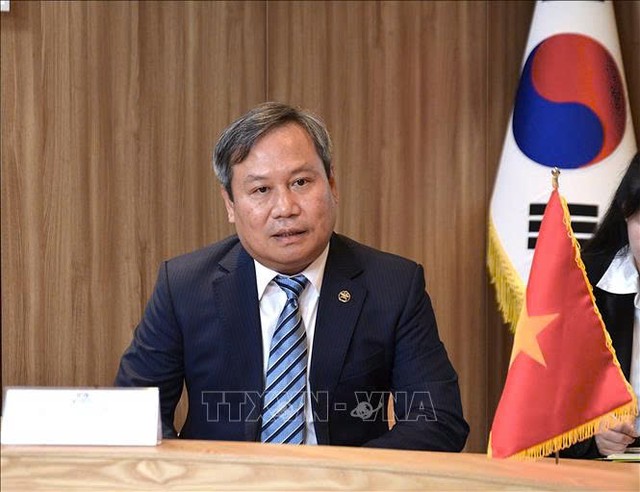 Chủ tịch UBND TP. Hà Nội Vũ Đại Thắng tại buổi làm việc với Thị trưởng Seoul Oh Se-hoon. Ảnh: TTXVN