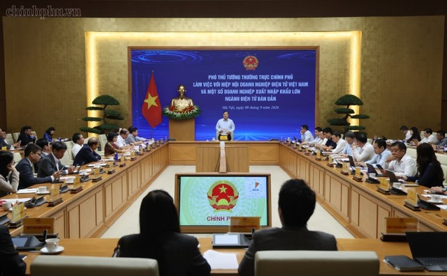 Phó Thủ tướng Thường trực nhấn mạnh, thành công và khó khăn của doanh nghiệp cũng là trách nhiệm của Chính phủ, các bộ, ngành và địa phương - Ảnh: chinhphu.vn Phó Thủ tướng Thường trực nhấn mạnh, thành công và khó khăn của doanh nghiệp cũng là trách nhiệm của Chính phủ, các bộ, ngành và địa phương - Ảnh: chinhphu.vn