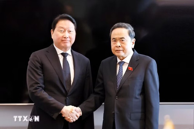 Chủ tịch Quốc hội Trần Thanh Mẫn tiếp ông Chey Tae-Won, Chủ tịch Tập đoàn SK (Hàn Quốc). (Ảnh: Doãn Tấn/TTXVN) Chủ tịch Quốc hội Trần Thanh Mẫn tiếp ông Chey Tae-Won, Chủ tịch Tập đoàn SK (Hàn Quốc). (Ảnh: Doãn Tấn/TTXVN)