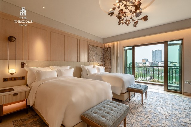 Từ không gian nghỉ dưỡng, du khách có thể chiêm ngưỡng những sắc thái của Hồ Hoàn Kiếm qua từng thời điểm trong ngày. Từ không gian nghỉ dưỡng, du khách có thể chiêm ngưỡng những sắc thái của Hồ Hoàn Kiếm qua từng thời điểm trong ngày.