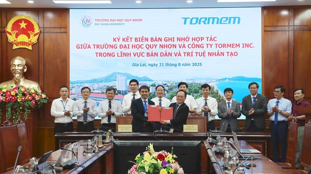 Đầu tư phòng thí nghiệm bán dẫn là một trong những nội dung hợp tác được ký kết giữa Trường Đại học Quy Nhơn và Công ty TORmem (Hoa Kỳ) vào ngày 21/8/2025. Đầu tư phòng thí nghiệm bán dẫn là một trong những nội dung hợp tác được ký kết giữa Trường Đại học Quy Nhơn và Công ty TORmem (Hoa Kỳ) vào ngày 21/8/2025.