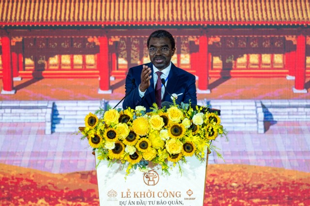 Ông Lazare Eloundou Assomo, Giám đốc Trung tâm Di sản Thế giới của UNESCO phát biểu tại buổi lễ. Ông Lazare Eloundou Assomo, Giám đốc Trung tâm Di sản Thế giới của UNESCO phát biểu tại buổi lễ.