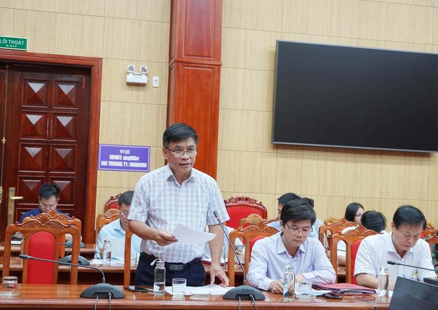 Đại diện các sở, ban, ngành báo cáo tại buổi làm việc. Ảnh: Hồng Lựu Đại diện các sở, ban, ngành báo cáo tại buổi làm việc. Ảnh: Hồng Lựu
