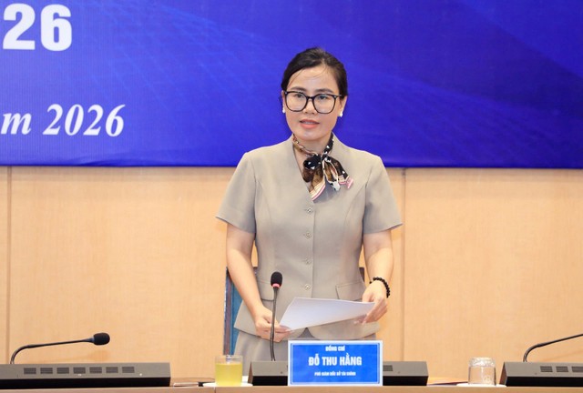 Phó giám đốc Sở Tài chính Hà Nội Đỗ Thu Hằng trả lời báo chí tại họp báo. Phó giám đốc Sở Tài chính Hà Nội Đỗ Thu Hằng trả lời báo chí tại họp báo.