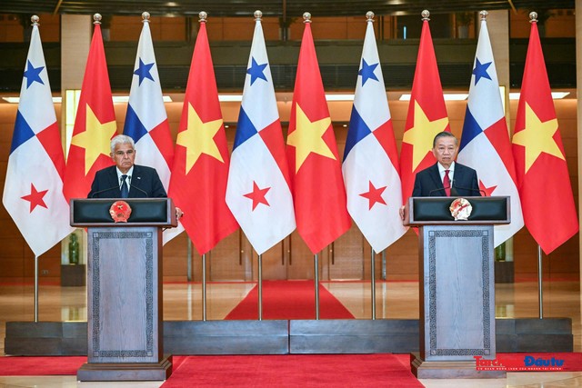 Tổng Bí thư, Chủ tịch nước Tô Lâm và Tổng thống Panama gặp gỡ báo chí sau hội đàm.