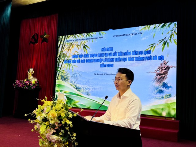 Ông Trần Trung Hiếu, Phó Giám đốc Sở Văn hóa, Thể thao và Du lịch Hà Nội phát biểu khai mạc Hội nghị kết nối điểm đến du lịch Sóc Sơn với doanh nghiệp lữ hành.