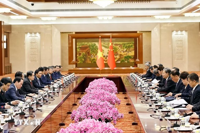 Chủ tịch Quốc hội Trần Thanh Mẫn hội đàm với Ủy viên trưởng Ủy ban thường vụ Đại hội Đại biểu Nhân dân toàn quốc Trung Quốc Triệu Lạc Tế và đồng chủ trì Phiên họp lần thứ 2 Ủy ban hợp tác giữa Quốc hội Việt Nam và Nhân đại toàn quốc Trung Quốc. Ảnh: Doãn Tấn/TTXVN Chủ tịch Quốc hội Trần Thanh Mẫn hội đàm với Ủy viên trưởng Ủy ban thường vụ Đại hội Đại biểu Nhân dân toàn quốc Trung Quốc Triệu Lạc Tế và đồng chủ trì Phiên họp lần thứ 2 Ủy ban hợp tác giữa Quốc hội Việt Nam và Nhân đại toàn quốc Trung Quốc. Ảnh: Doãn Tấn/TTXVN