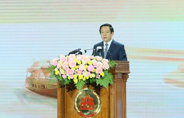 Bí thư Tỉnh ủy Hưng Yên Phạm Quang Ngọc phát biểu trân trọng cảm ơn, nghiêm túc tiếp thu đầy đủ, tổ chức thực hiện kịp thời, hiệu quả những chỉ đạo của đồng chí Thủ tướng Chính phủ
