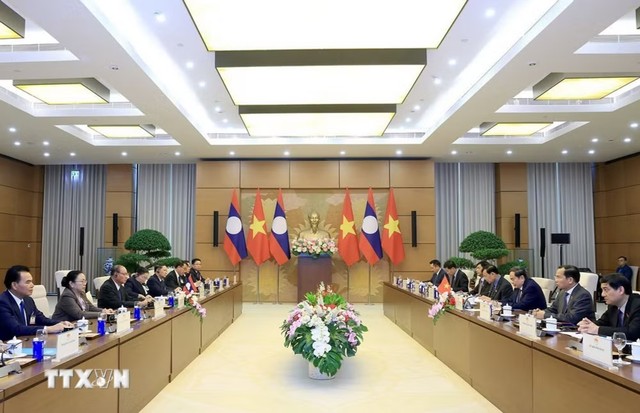 Chủ tịch Quốc hội Trần Thanh Mẫn hội kiến đồng chí Vilay Lakhamphong, Ủy viên Bộ Chính trị, Thường trực Ban Bí thư Trung ương Đảng Nhân dân Cách mạng Lào. (Ảnh: Tuấn Anh/TTXVN) Chủ tịch Quốc hội Trần Thanh Mẫn hội kiến đồng chí Vilay Lakhamphong, Ủy viên Bộ Chính trị, Thường trực Ban Bí thư Trung ương Đảng Nhân dân Cách mạng Lào. (Ảnh: Tuấn Anh/TTXVN)