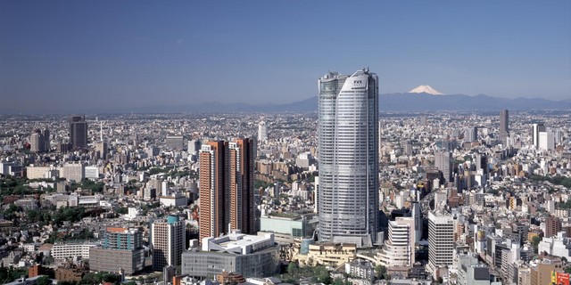 Mori Tower cao 238 mét gồm 54 tầng - biểu tượng trung tâm của khu đô thị phức hợp Roppongi Hills tại quận Minato, Tokyo, Nhật Bản. Nguồn: https://www.mori.co.jp/ Mori Tower cao 238 mét gồm 54 tầng - biểu tượng trung tâm của khu đô thị phức hợp Roppongi Hills tại quận Minato, Tokyo, Nhật Bản. Nguồn: https://www.mori.co.jp/