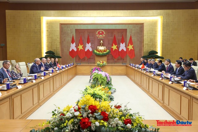 Thủ tướng Chính phủ Lê Minh Hưng hội kiến Tổng thống Thụy Sĩ Guy Parmelin. Thủ tướng Chính phủ Lê Minh Hưng hội kiến Tổng thống Thụy Sĩ Guy Parmelin.