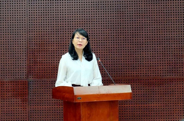 Giám đốc Sở Tài chính Đà Nẵng, bà Trần Thị Thanh Tâm chia sẻ kịch bản tăng trưởng của Thành phố tại buổi họp báo. Giám đốc Sở Tài chính Đà Nẵng, bà Trần Thị Thanh Tâm chia sẻ kịch bản tăng trưởng của Thành phố tại buổi họp báo.