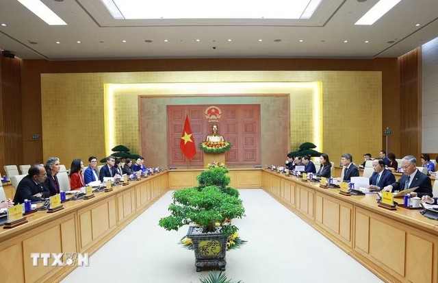 Thủ tướng Lê Minh Hưng tiếp bà Pauline Tamesis, Điều phối viên Thường trú Liên hợp quốc tại Việt Nam và Trưởng đại diện các tổ chức Liên hợp quốc tại Việt Nam. (Ảnh: Dương Giang/TTXVN) Thủ tướng Lê Minh Hưng tiếp bà Pauline Tamesis, Điều phối viên Thường trú Liên hợp quốc tại Việt Nam và Trưởng đại diện các tổ chức Liên hợp quốc tại Việt Nam. (Ảnh: Dương Giang/TTXVN)