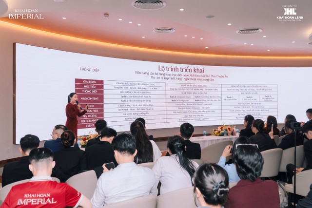 Đặc biệt, định vị “Biểu tượng căn hộ hạng sang trực diện AEON Mall Thuận An” được nhấn mạnh, khẳng định dấu ấn khác biệt và vị thế nổi bật của Khải Hoàn Imperial trên thị trường.