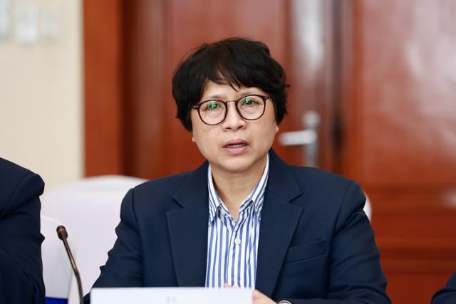 Bà Norrinee Ruangnoo, Chủ tịch Liên đoàn Báo chí Thái Lan, Chủ tịch Hội Nhà báo Thái Lan, Phó Thư ký Tòa soạn Báo Matichon. Bà Norrinee Ruangnoo, Chủ tịch Liên đoàn Báo chí Thái Lan, Chủ tịch Hội Nhà báo Thái Lan, Phó Thư ký Tòa soạn Báo Matichon.