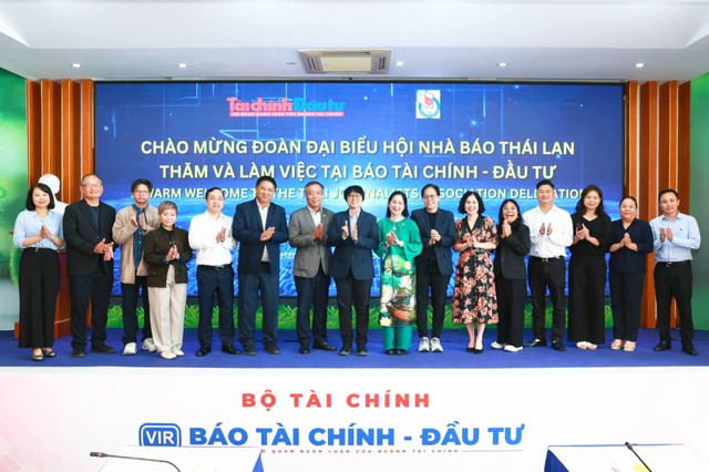 Cuộc gặp gỡ khép lại với những trao đổi thân tình, góp phần tăng cường sự hiểu biết và gắn kết giữa các đồng nghiệp Việt Nam - Thái Lan. Cuộc gặp gỡ khép lại với những trao đổi thân tình, góp phần tăng cường sự hiểu biết và gắn kết giữa các đồng nghiệp Việt Nam - Thái Lan.